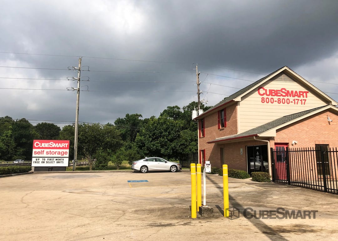 SelfStorage Units in Houston (From 25) at 350 W Rankin Rd CubeSmart